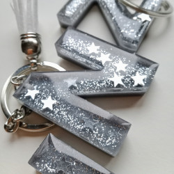 Schlüsselanhänger A-Z in grau/silber "Glitzer & Sterne"