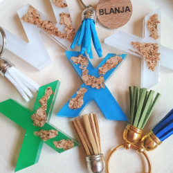 Schlüsselanhänger A-Z in weiß/Kork