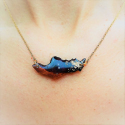 vergoldete Kette mit Anhänger und gold-Blattmetall